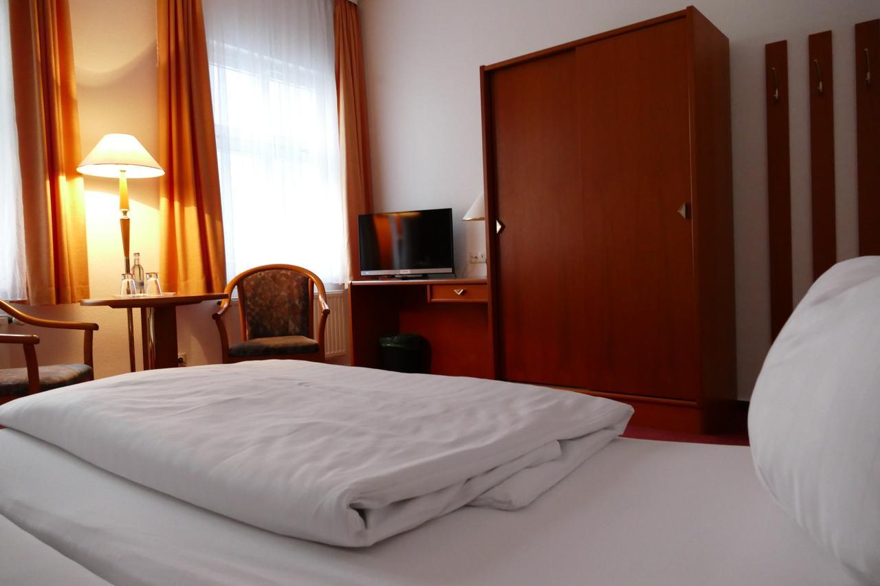 Hotel Am Dom Greifswald Buitenkant foto