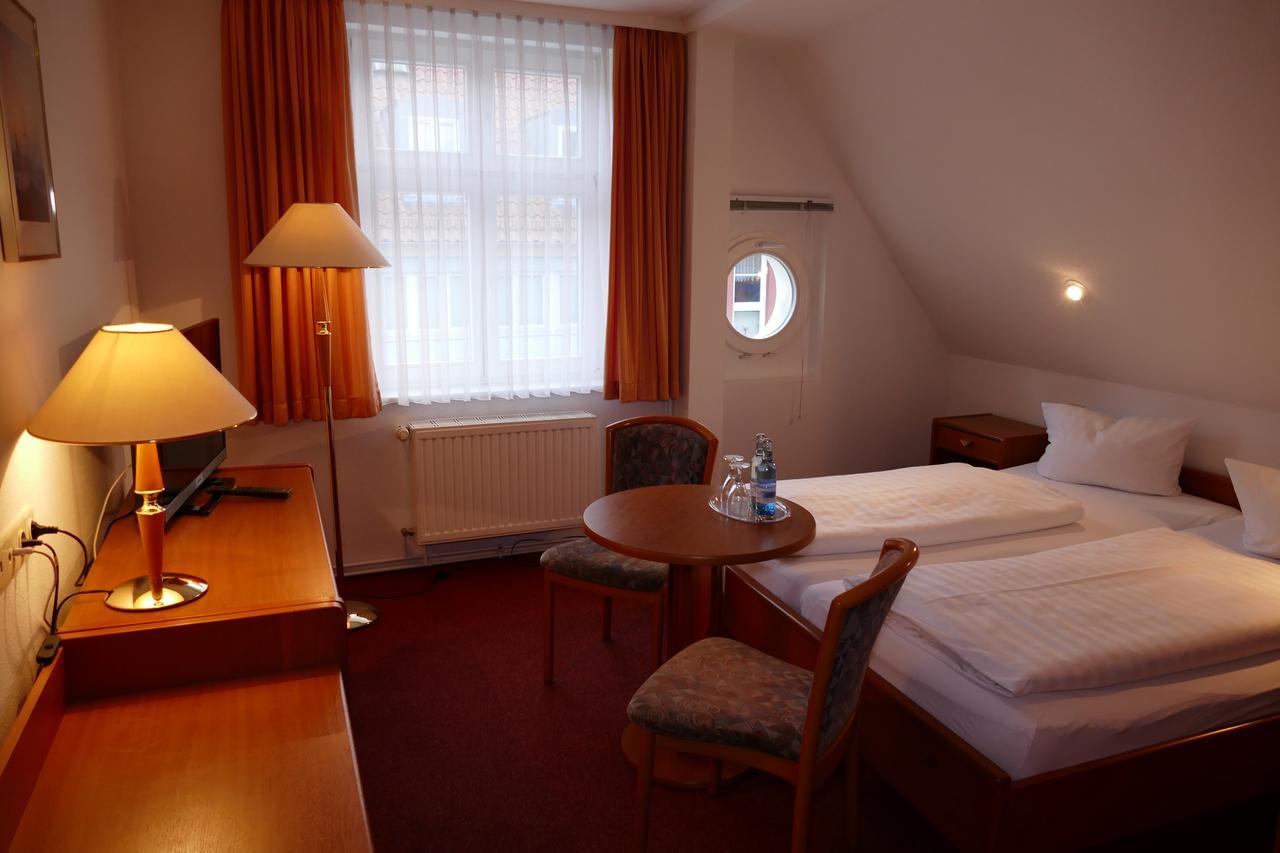 Hotel Am Dom Greifswald Buitenkant foto